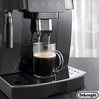 ����� ������ Delonghi Magnifica S ECAM 220.22.GB �� ����� ��� ���� ����