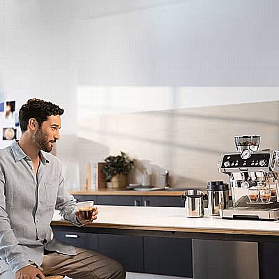 ������ ������ Delonghi Specialista Prestigio EC 9355.M �� �����