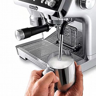 ������ ������ Delonghi Specialista Prestigio EC 9355.M �� ����� + 3 ���� ��� ����